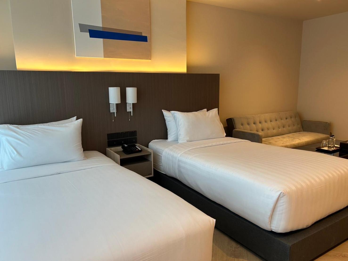 The One Cozy Living Hotel Pattaya ภายนอก รูปภาพ