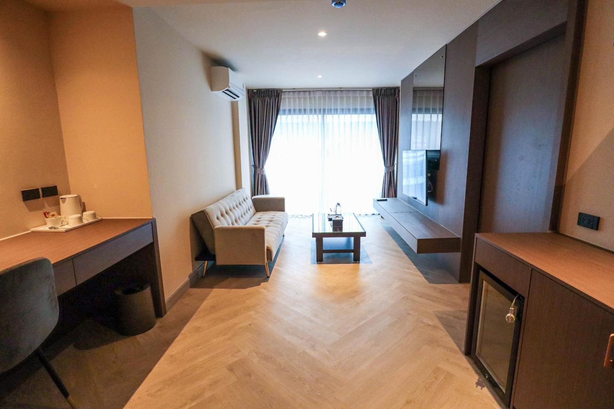 The One Cozy Living Hotel Pattaya ภายนอก รูปภาพ