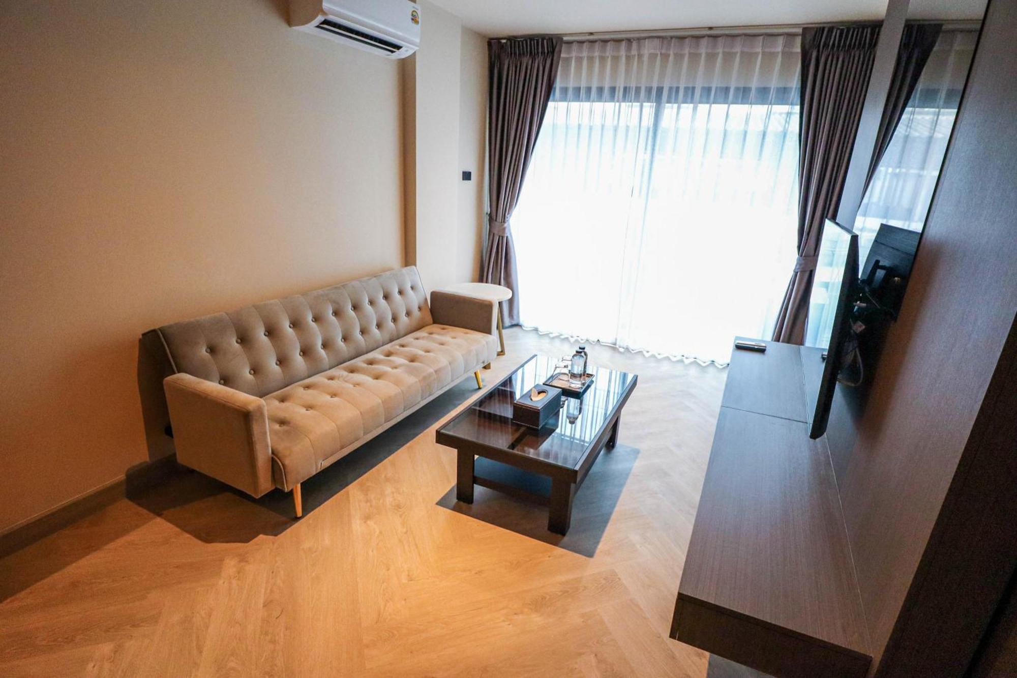 The One Cozy Living Hotel Pattaya ภายนอก รูปภาพ
