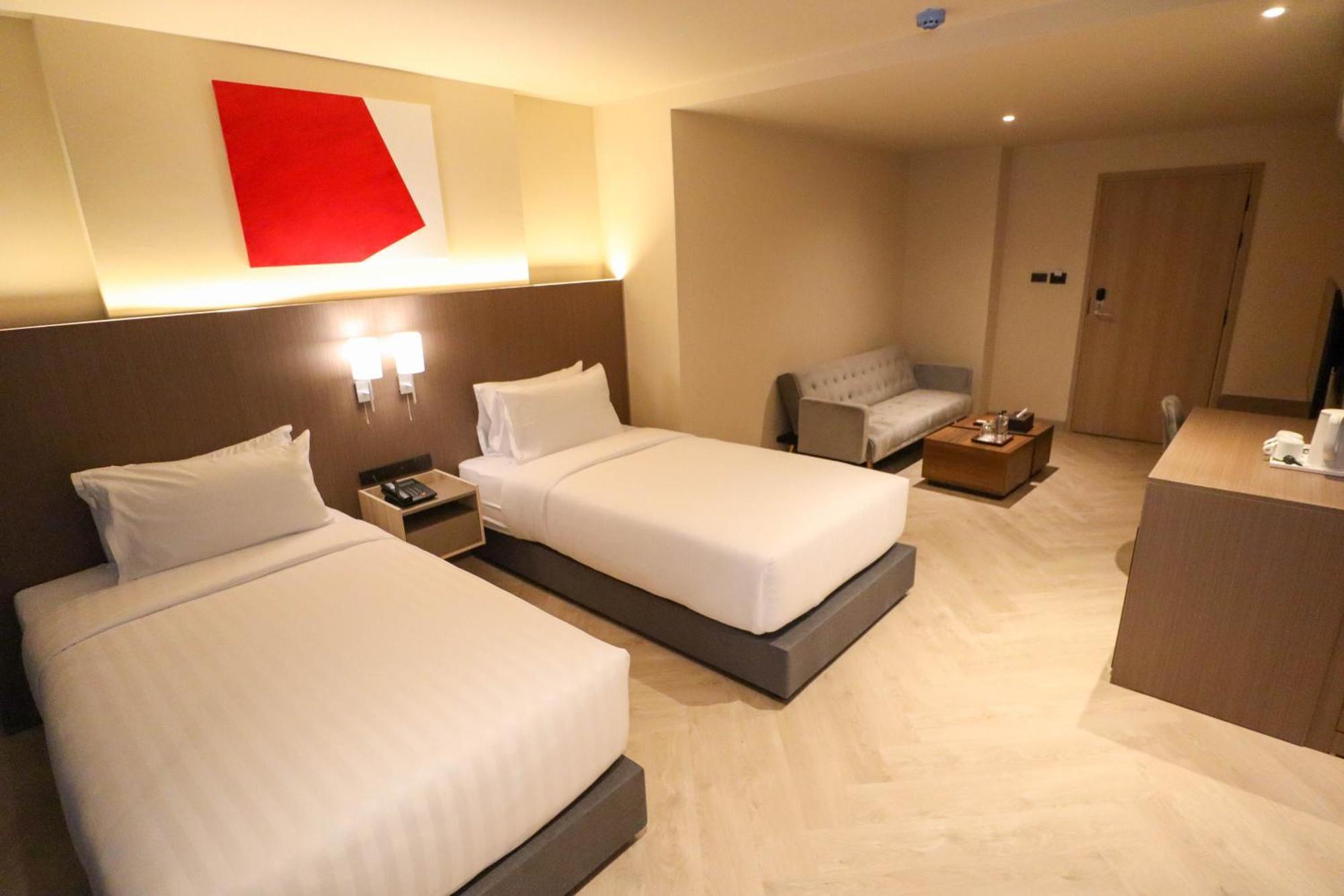 The One Cozy Living Hotel Pattaya ภายนอก รูปภาพ