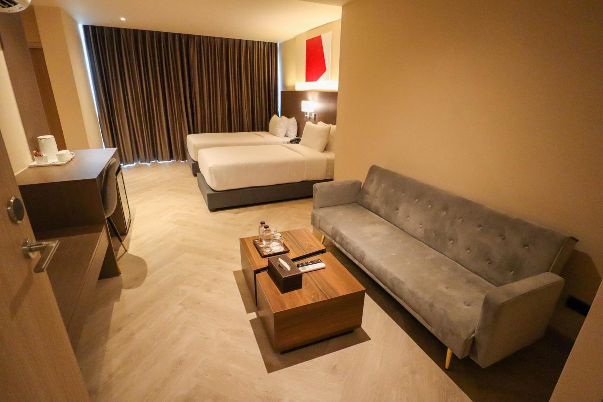 The One Cozy Living Hotel Pattaya ภายนอก รูปภาพ