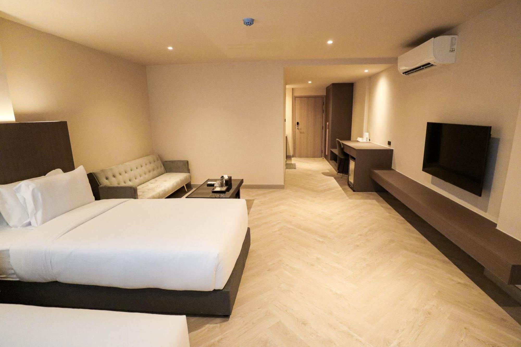 The One Cozy Living Hotel Pattaya ภายนอก รูปภาพ