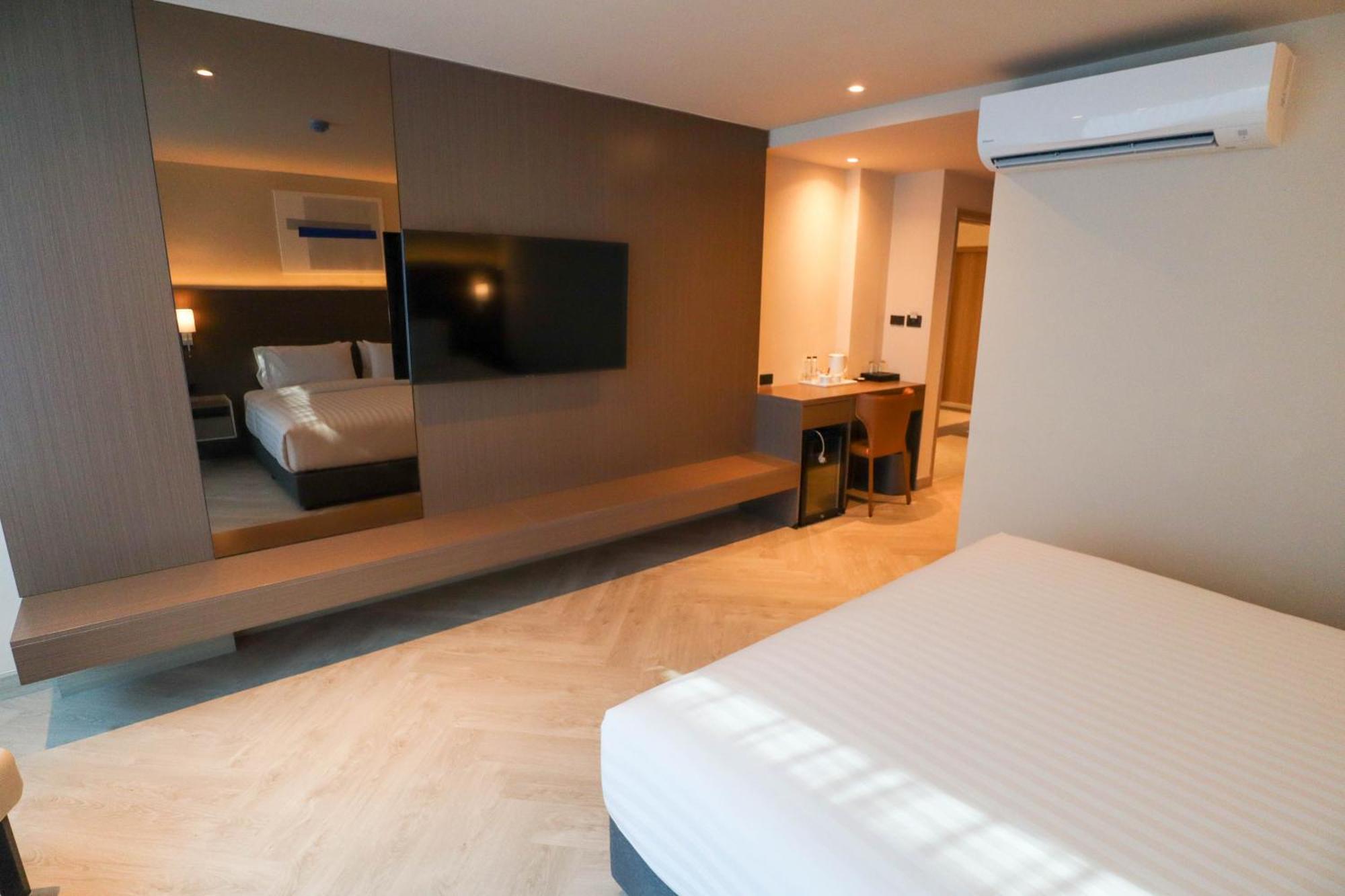 The One Cozy Living Hotel Pattaya ภายนอก รูปภาพ